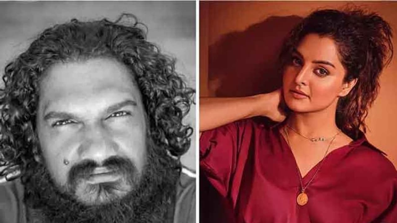 காதலிக்க சொல்லி பயங்கர டார்ச்சர்.. இயக்குனர் மீது கணவனை பிரிந்த நடிகை பகீர் புகார். காதலிக்க சொல்லி பயங்கர டார்ச்சர்.. இயக்குனர் மீது கணவனை பிரிந்த நடிகை பகீர் புகார்.