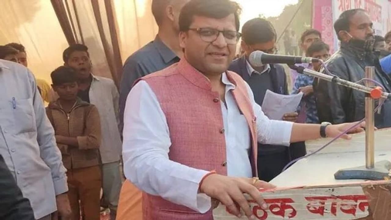 आबकारी मंत्री नितिन अग्रवाल ने शराब सिंडिकेट को लेकर सपा बसपा पर लगाया आरोप, कही ये बड़ी बात आबकारी मंत्री नितिन अग्रवाल ने शराब सिंडिकेट को लेकर सपा बसपा पर लगाया आरोप, कही ये बड़ी बात