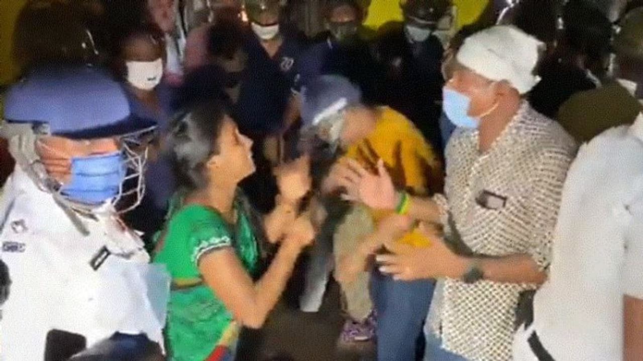 দীর্ঘ ৩ ঘন্টা পর শেষ ময়নাতদন্ত, শেষবারের মত বাড়ি যাবে অর্জুনের দেহ, আজই নিমতলায় শেষকৃত্য দীর্ঘ ৩ ঘন্টা পর শেষ ময়নাতদন্ত, শেষবারের মত বাড়ি যাবে অর্জুনের দেহ, আজই নিমতলায় শেষকৃত্য