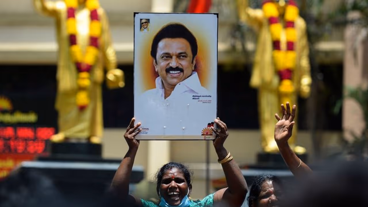 மாநில சுயாட்சியே திமுகவின் அடிநாதம்.. ஓங்கி ஒலிக்கும் ஸ்டாலின்.. அதிரும் இந்தியா.. 