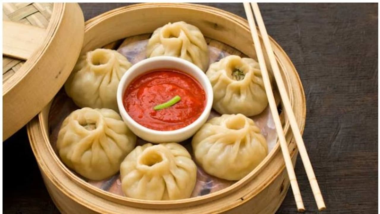 মোমো খেতে ভালবাসেন? এক প্লেট মোমো ডেকে আনছে একসঙ্গে ৮টা রোগ! 