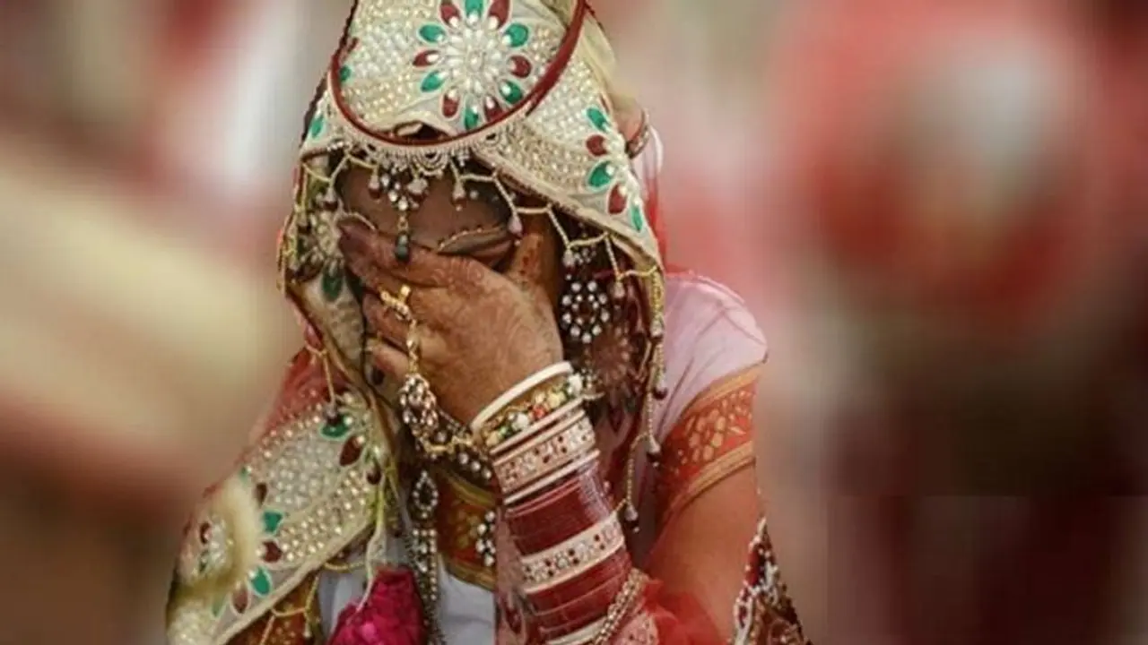 बिहार में दूल्हे की हरकत देख दुल्हन बोली अब कुंवारी रहूंगी लेकिन नहीं करूंगी इससे शादी बिहार में दूल्हे की हरकत देख दुल्हन बोली अब कुंवारी रहूंगी लेकिन नहीं करूंगी इससे शादी