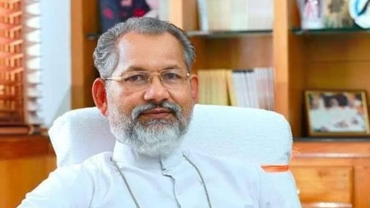 സർക്കാരിൻ്റെ മദ്യം തയ്യാറാക്കിയവരുടെ സ്വബോധം നഷ്ടപ്പെട്ടോയെന്ന് സംശയം; ചങ്ങനാശ്ശേരി ബിഷപ്പ് സർക്കാരിൻ്റെ മദ്യം തയ്യാറാക്കിയവരുടെ സ്വബോധം നഷ്ടപ്പെട്ടോയെന്ന് സംശയം; ചങ്ങനാശ്ശേരി ബിഷപ്പ്