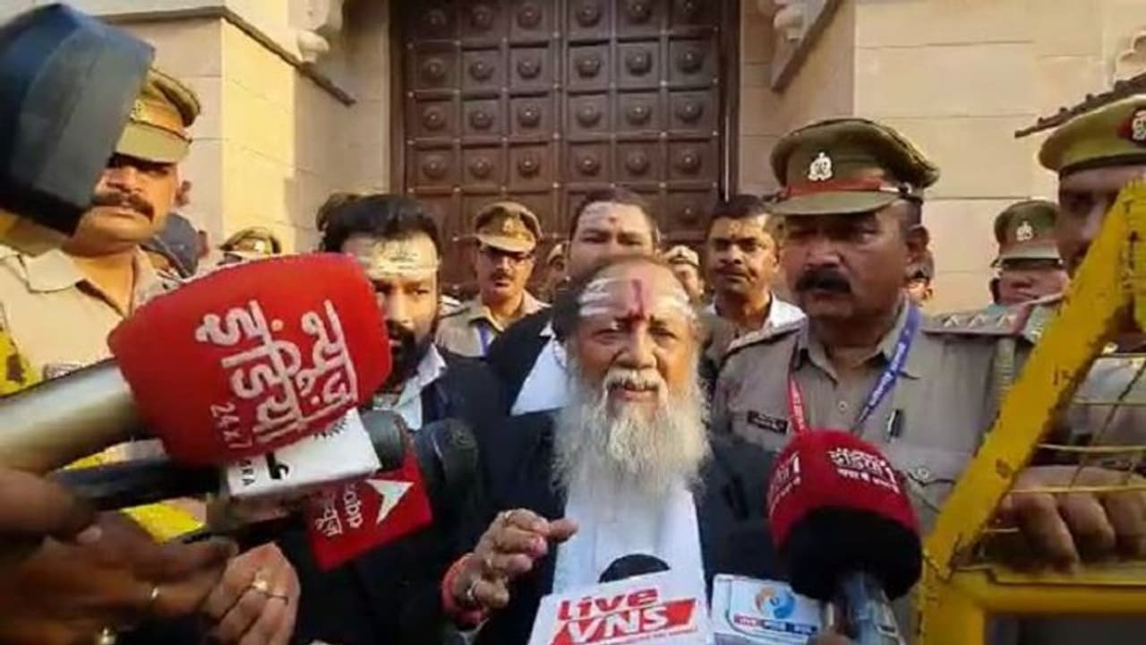 ज्ञानवापी मस्जिद मामला: दूसरे दिन नहीं हो पाया सर्वे, मुस्लिम पक्ष पर लगा सहयोग न करने का आरोप ज्ञानवापी मस्जिद मामला: दूसरे दिन नहीं हो पाया सर्वे, मुस्लिम पक्ष पर लगा सहयोग न करने का आरोप