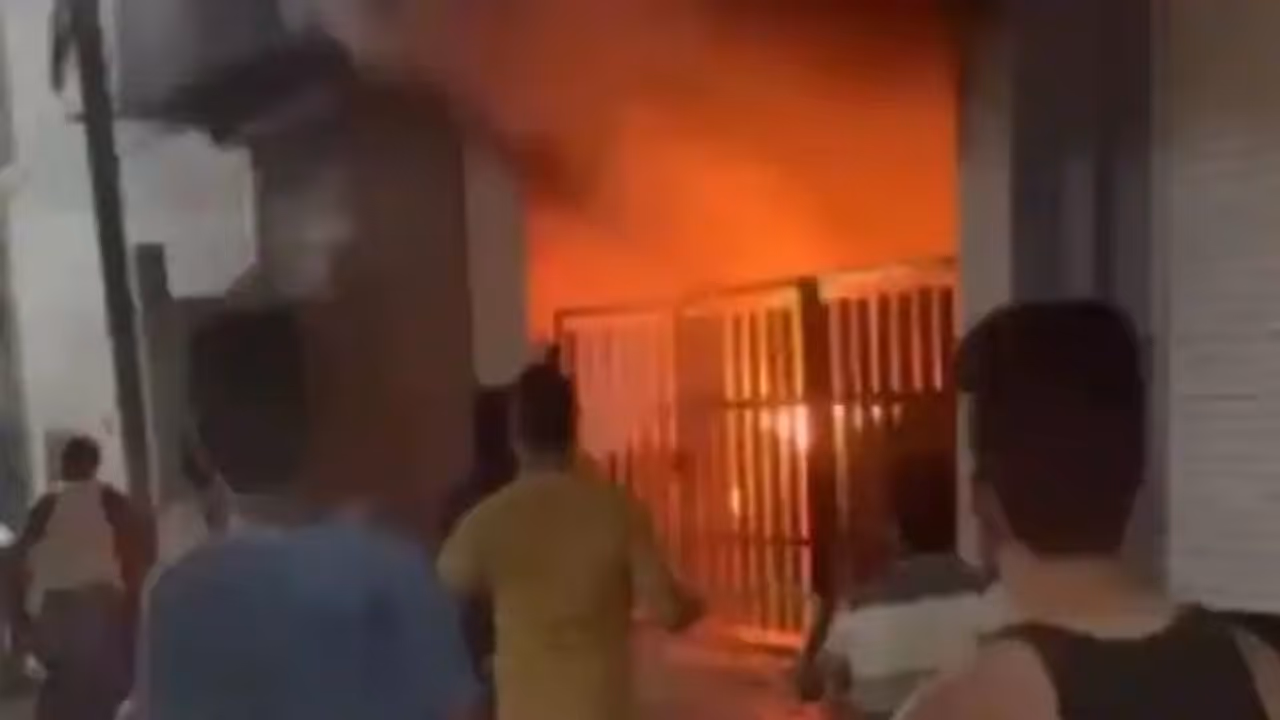 ಭಗ್ನ ಪ್ರೇಮಿ ಹಚ್ಚಿದ ಬೆಂಕಿಗೆ 7 ಜನರ ದಾರುಣ ಸಾವು!