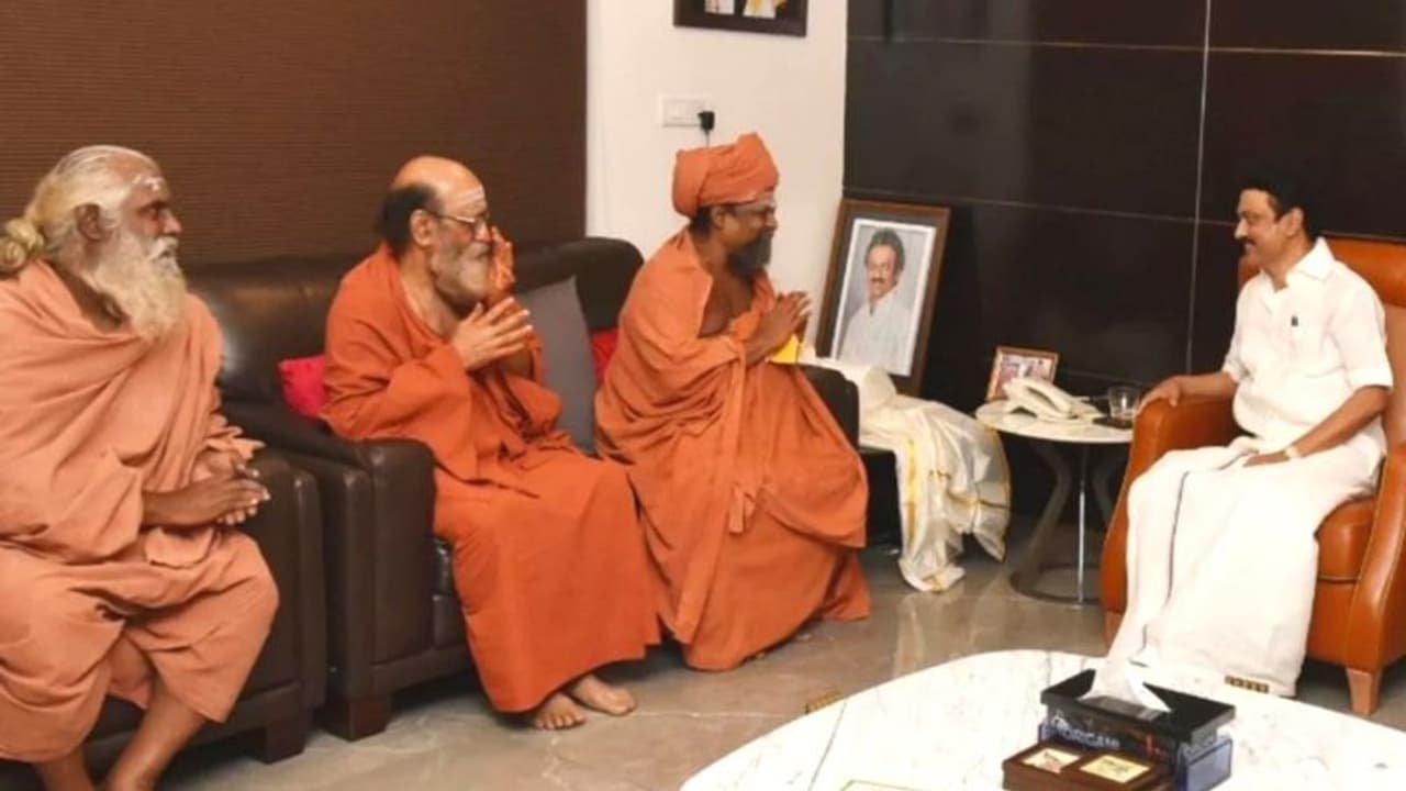 பட்டின பிரவேசத்திற்கு ‘ஓகே’ சொன்ன ஸ்டாலின்.. ஆதீனம் சொன்ன ஷாக்கிங் நியூஸ் ! பட்டின பிரவேசத்திற்கு ‘ஓகே’ சொன்ன ஸ்டாலின்.. ஆதீனம் சொன்ன ஷாக்கிங் நியூஸ் !