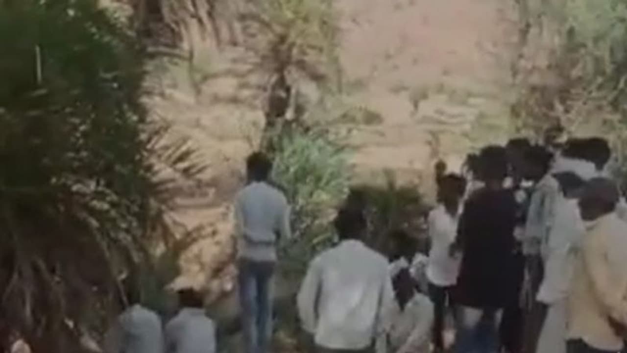 ಪ್ರೇಯಸಿಯನ್ನು ಭಯಾನಕವಾಗಿ ಕೊಂದ ಪಾಗಲ್ ಪ್ರೇಮಿ, ಕ್ರೈಂ ಸೀನ್ ನೋಡಿ ಬೆಚ್ಚಿ ಬಿದ್ದ ಪೊಲೀಸರು! ಪ್ರೇಯಸಿಯನ್ನು ಭಯಾನಕವಾಗಿ ಕೊಂದ ಪಾಗಲ್ ಪ್ರೇಮಿ, ಕ್ರೈಂ ಸೀನ್ ನೋಡಿ ಬೆಚ್ಚಿ ಬಿದ್ದ ಪೊಲೀಸರು!