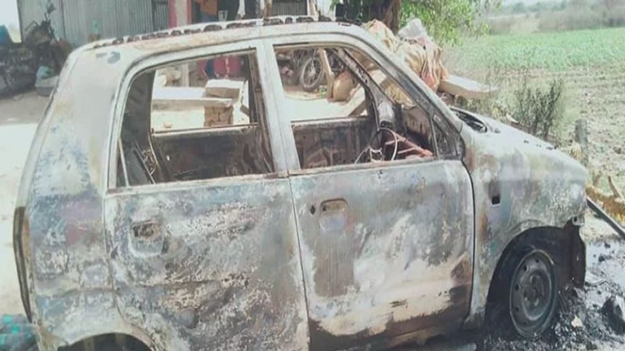 जोधपुर के बाद झालावाड़ में बवाल : दो पक्षों में खूनी खेल, फायरिंग में एक की मौत, चार वाहन भी फूंके, भारी तनाव जोधपुर के बाद झालावाड़ में बवाल : दो पक्षों में खूनी खेल, फायरिंग में एक की मौत, चार वाहन भी फूंके, भारी तनाव