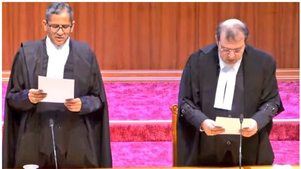 नुपुर शर्मा केस की सुनवाई करने वाले SC के जज व्यक्तिगत हमले से आहत, बोले सोशल मीडिया पार कर रहा लक्ष्मण रेखा नुपुर शर्मा केस की सुनवाई करने वाले SC के जज व्यक्तिगत हमले से आहत, बोले सोशल मीडिया पार कर रहा लक्ष्मण रेखा