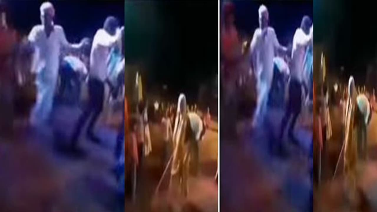 छोरियों के साथ कमर मटका रहे थे ताऊ, ताई ने लाठी लेकर खदेड़ा, वीडियो देखकर नहीं रुकेगी हंसी छोरियों के साथ कमर मटका रहे थे ताऊ, ताई ने लाठी लेकर खदेड़ा, वीडियो देखकर नहीं रुकेगी हंसी