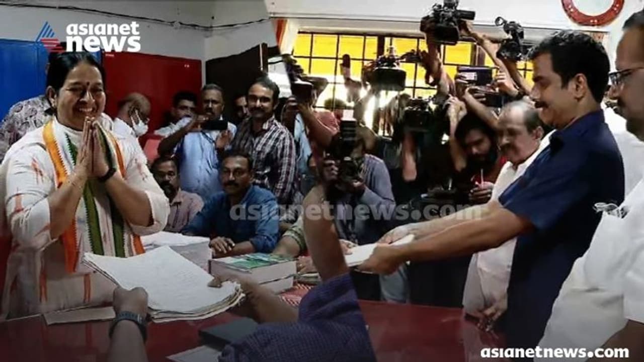 Thrikkakara by election : ഡോ. ജോ ജോസഫും ഉമ തോമസും നാമനിർദേശ പത്രിക സമർപ്പിച്ചു Thrikkakara by election : ഡോ. ജോ ജോസഫും ഉമ തോമസും നാമനിർദേശ പത്രിക സമർപ്പിച്ചു