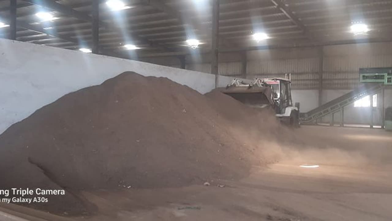 ಕಸದಲ್ಲಿಯೇ ರಸ ತೆಗೆಯುವಲ್ಲಿ ಯಶಸ್ವಿಯಾದ ಹುಬ್ಬಳ್ಳಿ ಧಾರವಾಡ ಮಹಾನಗರ ಪಾಲಿಕೆ..! ಕಸದಲ್ಲಿಯೇ ರಸ ತೆಗೆಯುವಲ್ಲಿ ಯಶಸ್ವಿಯಾದ ಹುಬ್ಬಳ್ಳಿ ಧಾರವಾಡ ಮಹಾನಗರ ಪಾಲಿಕೆ..!