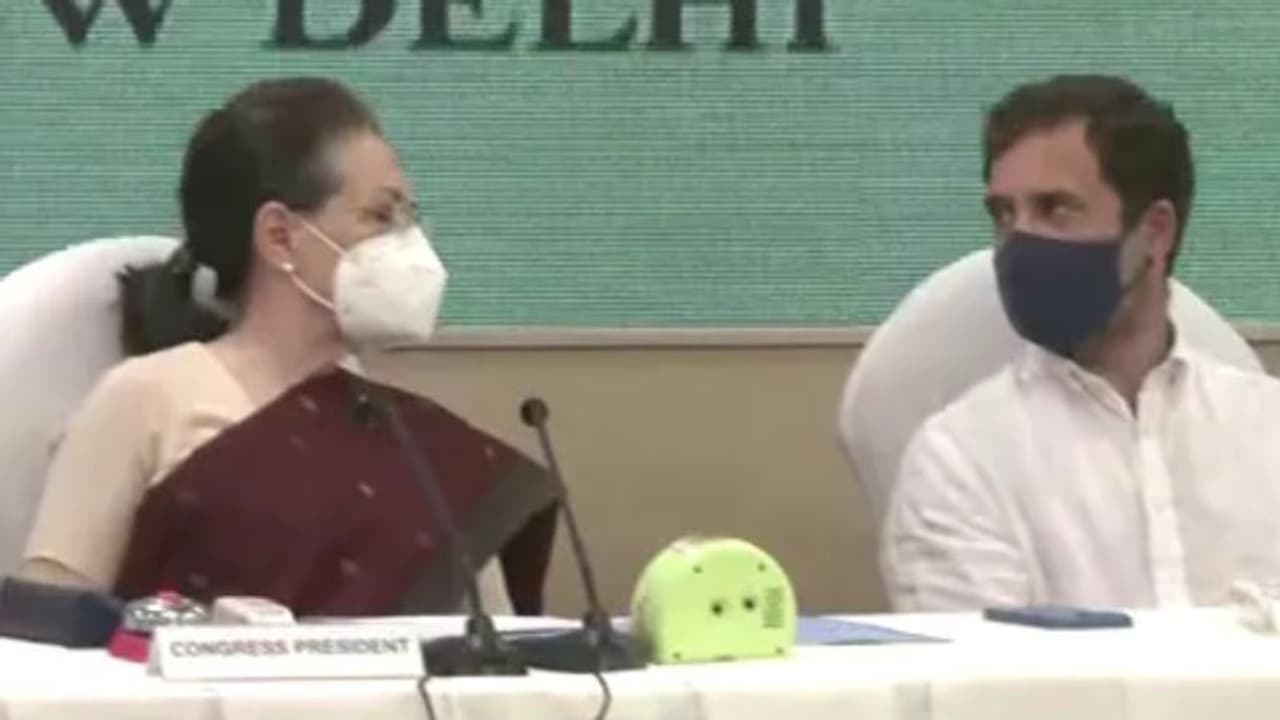 കോൺഗ്രസിന്റെ പുനരുജ്ജീവനം: കുറുക്കുവഴികളും മാന്ത്രിക വിദ്യകളുമില്ലെന്ന് ഓർമ്മിപ്പിച്ച് സോണിയ ഗാന്ധി