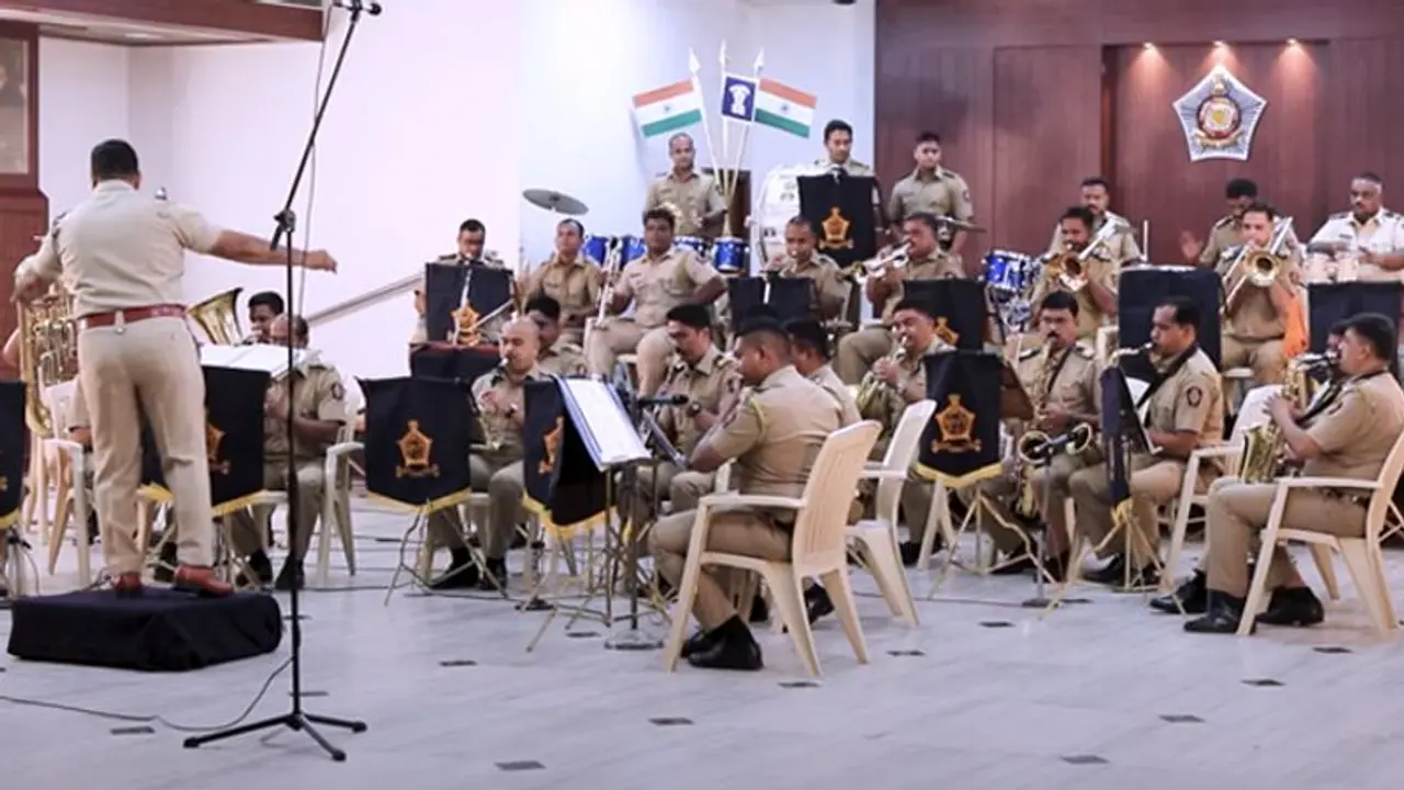 Watch: Mumbai police band recreates iconic song 'An Evening In Paris'