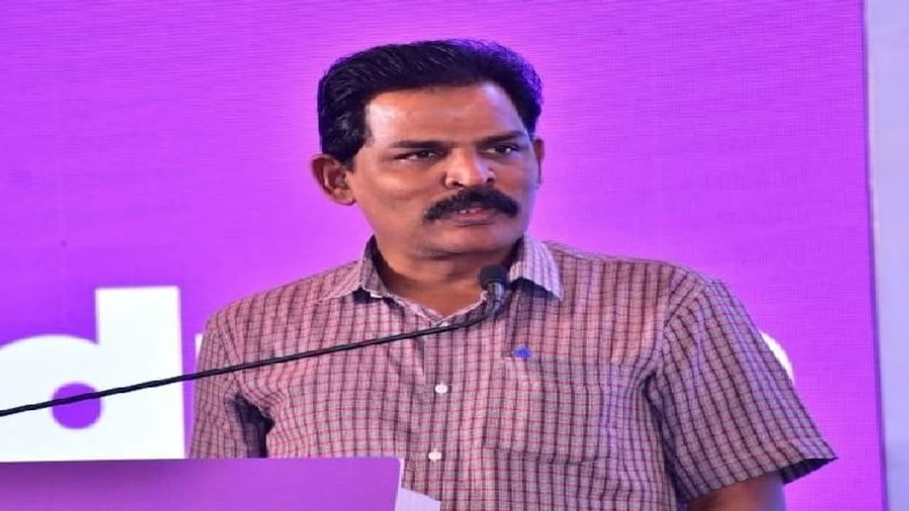 ஆசிரியர்கள் ஒழுங்கீனங்களில் ஈடுபட்டால் என்ன தண்டனை? பள்ளிக்கல்வித்துறைக்கு கல்வியாளர் கேள்வி!!