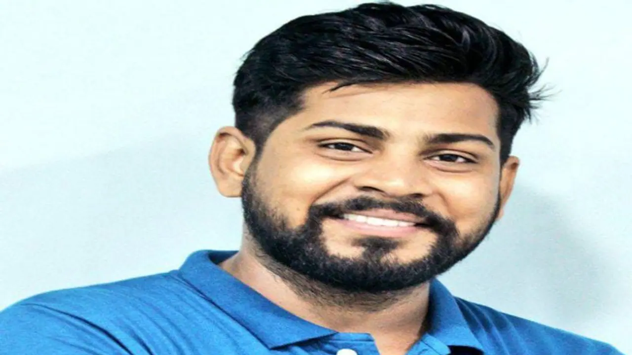 युवा लेखकों को कैसे प्रेरणा दे रहे हैं जमशेदपुर के राइटर अंशुमन भगत, जानिए उनकी दिलचस्प कहानी युवा लेखकों को कैसे प्रेरणा दे रहे हैं जमशेदपुर के राइटर अंशुमन भगत, जानिए उनकी दिलचस्प कहानी