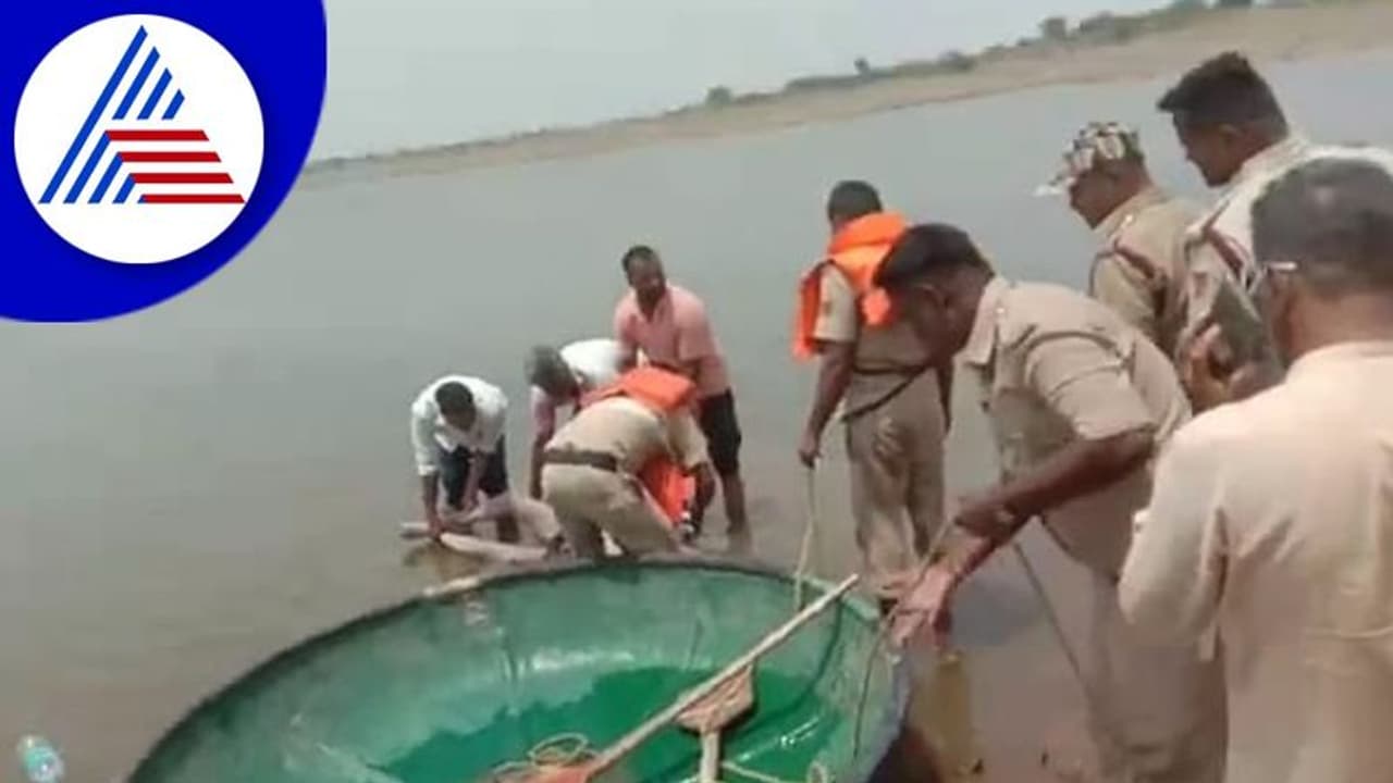 ಈಜುವ ಬೆಟ್ಟಿಂಗ್ ಕಟ್ಟಿ ಇಹಲೋಕ ತ್ಯಜಿಸಿದ ಆಸಾಮಿ: ಬೆಟ್ಟಿಂಗ್ ನೆಪದಲ್ಲಿ ಕೊಂದೆ ಬಿಟ್ಟರಾ ಗೆಳೆಯರು? ಈಜುವ ಬೆಟ್ಟಿಂಗ್ ಕಟ್ಟಿ ಇಹಲೋಕ ತ್ಯಜಿಸಿದ ಆಸಾಮಿ: ಬೆಟ್ಟಿಂಗ್ ನೆಪದಲ್ಲಿ ಕೊಂದೆ ಬಿಟ್ಟರಾ ಗೆಳೆಯರು?