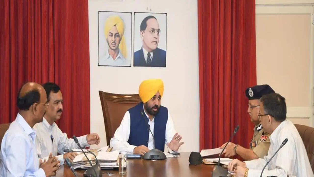 मोहाली ब्लास्ट : डीजीपी समेत बड़े अफसरों के साथ सीएम भगवंत मान की हाईलेवल मीटिंग, तलब कर सकते हैं रिपोर्ट मोहाली ब्लास्ट : डीजीपी समेत बड़े अफसरों के साथ सीएम भगवंत मान की हाईलेवल मीटिंग, तलब कर सकते हैं रिपोर्ट