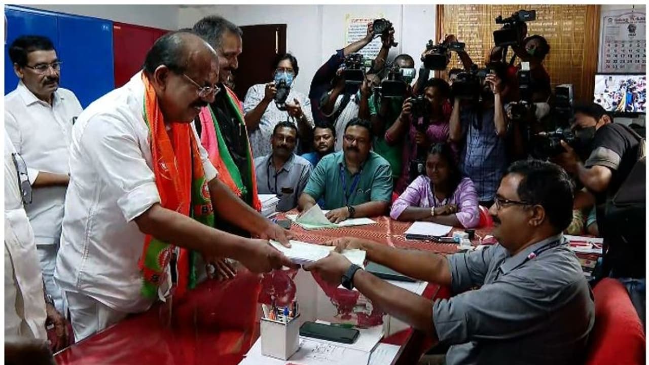 Thrikkakara by election : ത്രികോണ മത്സരത്തിനൊരുങ്ങി തൃക്കാക്കര; എ.എൻ.രാധാകൃഷ്ണൻ നാമനിർദേശ പത്രിക സമർപ്പിച്ചു
