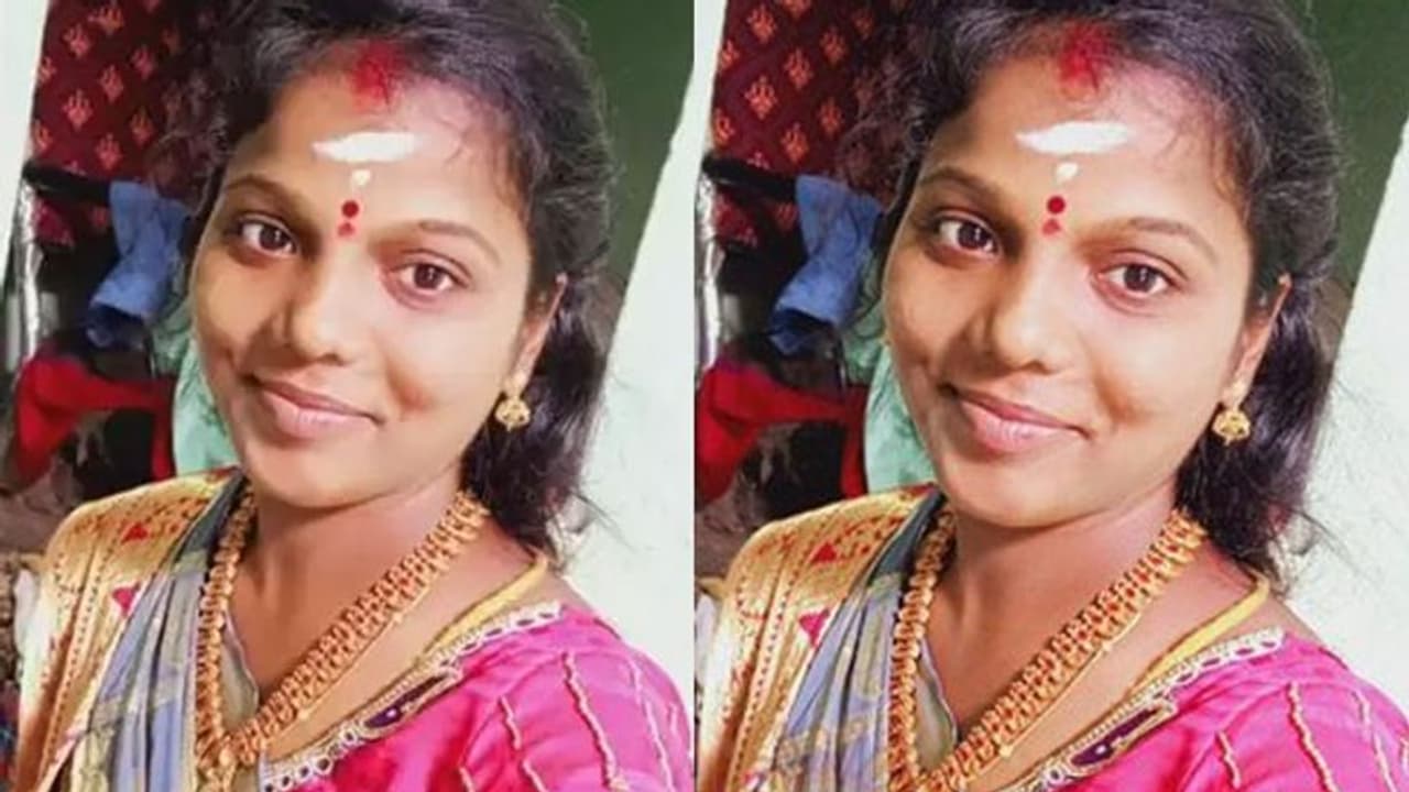 காதல் கோட்டை கட்டியவர்.. வீட்டில் கழிவறை கட்டாததால் 30 நாட்களில் காதல் மனைவி தற்கொலை.! காதல் கோட்டை கட்டியவர்.. வீட்டில் கழிவறை கட்டாததால் 30 நாட்களில் காதல் மனைவி தற்கொலை.!