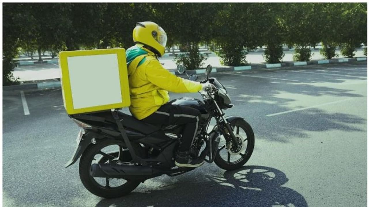 ജീവനക്കാരുടെ നിസഹകരണം; യുഎഇയിലെ ഫുഡ് ഡെലിവറി ആപ്പുകളുടെ പ്രവര്ത്തനം തടസപ്പെട്ടു ജീവനക്കാരുടെ നിസഹകരണം; യുഎഇയിലെ ഫുഡ് ഡെലിവറി ആപ്പുകളുടെ പ്രവര്ത്തനം തടസപ്പെട്ടു