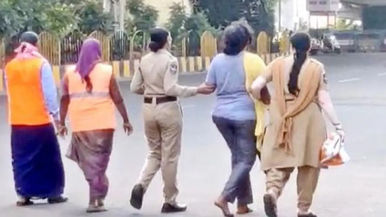 ప్రముఖ నిర్మాతపై ఆరోపణలు చేసిన సునీత బోయకు ఎర్రగడ్డ మానసిక ఆసుపత్రిలో చికిత్స..! ప్రముఖ నిర్మాతపై ఆరోపణలు చేసిన సునీత బోయకు ఎర్రగడ్డ మానసిక ఆసుపత్రిలో చికిత్స..!