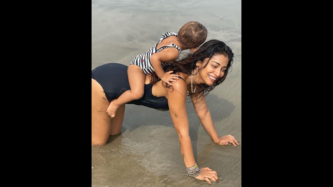 மகளுடன் விடுமுறையை கழிக்கும் ஸ்ரேயா சரண்..குயூட் போட்டோஸ் இதோ மகளுடன் விடுமுறையை கழிக்கும் ஸ்ரேயா சரண்..குயூட் போட்டோஸ் இதோ