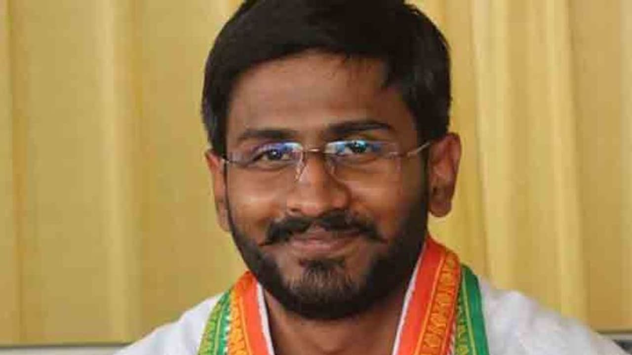 చంచలగూడ నుంచి ఎన్ఎస్యూఐ నేతల విడుదల.. జైల్లో పెడితే భయపడం: వెంకట్ బల్మూర్ చంచలగూడ నుంచి ఎన్ఎస్యూఐ నేతల విడుదల.. జైల్లో పెడితే భయపడం: వెంకట్ బల్మూర్