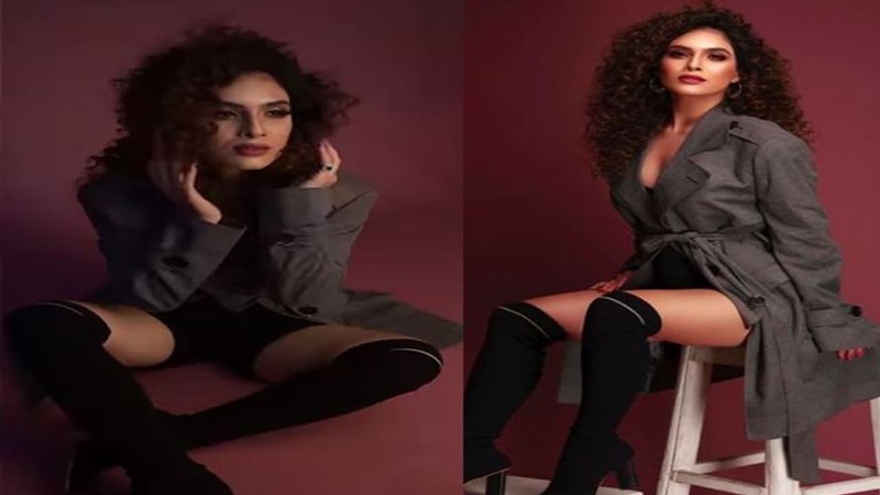 Neha Malik के बिंदास और बोल्ड फोटोशूट ने मचाया कोहराम, इन पिक्स से हटेंगी नहीं आपकी निगाहें Neha Malik के बिंदास और बोल्ड फोटोशूट ने मचाया कोहराम, इन पिक्स से हटेंगी नहीं आपकी निगाहें