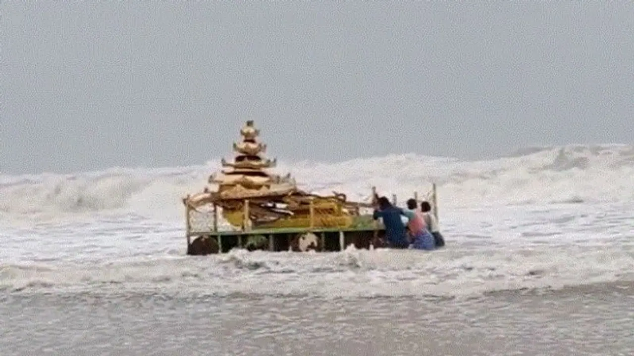 অশনিকাণ্ড অন্ধ্র উপকূলে ? মায়ানমার থাইল্যান্ড মালয়েশিয়া, কোন দেশ থেকে ভেসে এল এই রথের মতো চূড়া অশনিকাণ্ড অন্ধ্র উপকূলে ? মায়ানমার থাইল্যান্ড মালয়েশিয়া, কোন দেশ থেকে ভেসে এল এই রথের মতো চূড়া