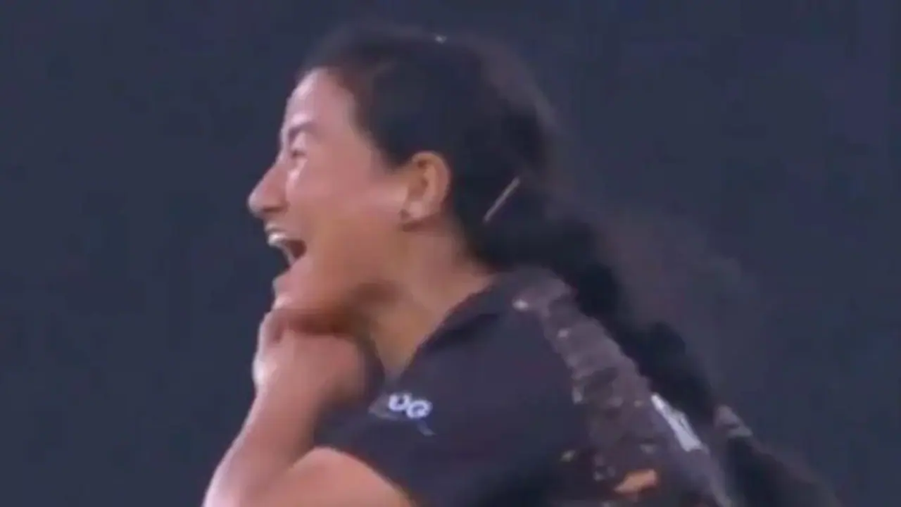 'ಪುಷ್ಪಾ' ಸೆಲಿಬ್ರೇಷನ್ ಮಾಡಿದ ನೇಪಾಳ ಆಟಗಾರ್ತಿ..! ವಿಡಿಯೋ ವೈರಲ್ 'ಪುಷ್ಪಾ' ಸೆಲಿಬ್ರೇಷನ್ ಮಾಡಿದ ನೇಪಾಳ ಆಟಗಾರ್ತಿ..! ವಿಡಿಯೋ ವೈರಲ್