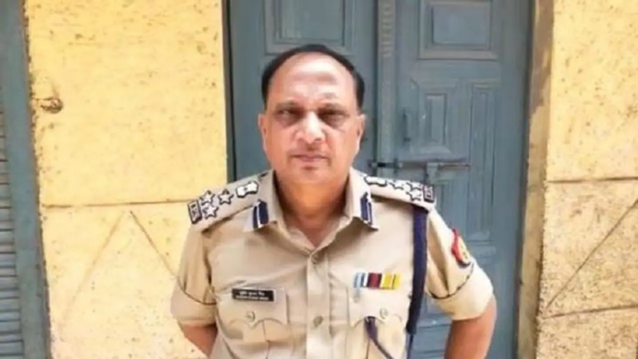 आगरा एसएसपी के नाम पर 20 लाख की ठगी, दुष्कर्म के मामले से नाम हटाने के नाम पर हुआ था सौदा आगरा एसएसपी के नाम पर 20 लाख की ठगी, दुष्कर्म के मामले से नाम हटाने के नाम पर हुआ था सौदा