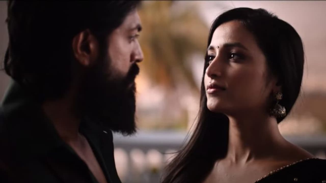 KGF 2 Song : പ്രണയനായകനായ 'റോക്കി ഭായ്'; കെജിഎഫ് 2 വീഡിയോ ഗാനം KGF 2 Song : പ്രണയനായകനായ 'റോക്കി ഭായ്'; കെജിഎഫ് 2 വീഡിയോ ഗാനം
