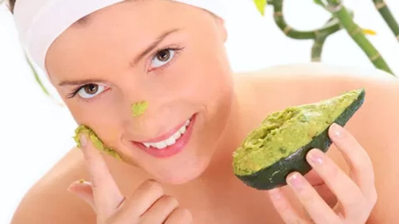 किचन में छिपा है आपका ब्यूटी सीक्रेट, इन 5 चीजों से चेहरे से लेकर बालों तक का रख सकते हैं ख्याल किचन में छिपा है आपका ब्यूटी सीक्रेट, इन 5 चीजों से चेहरे से लेकर बालों तक का रख सकते हैं ख्याल