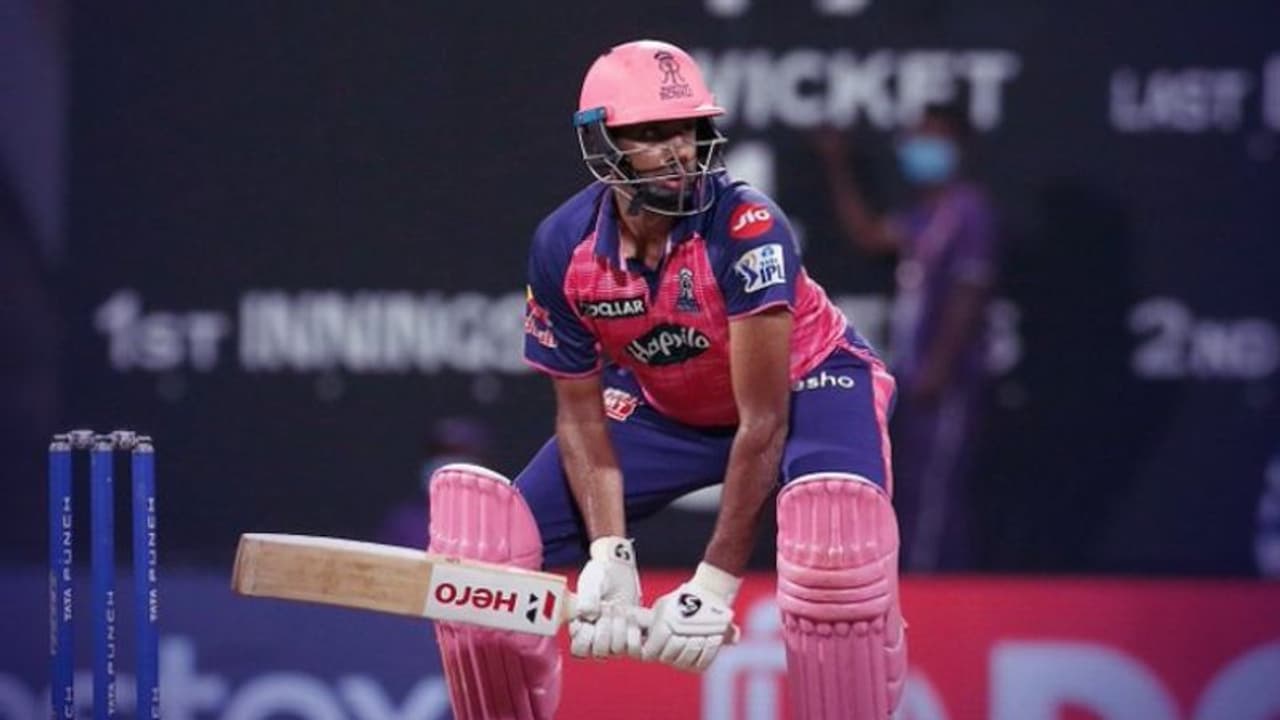 IPL 2022 : എന്തൊരു നില്‍പാണ് ചങ്ങാതി...അങ്ങനെ അശ്വിന്‍റെ സ്റ്റാന്‍സ് വൈറല്‍; അമ്പരന്ന് ആരാധകര്‍