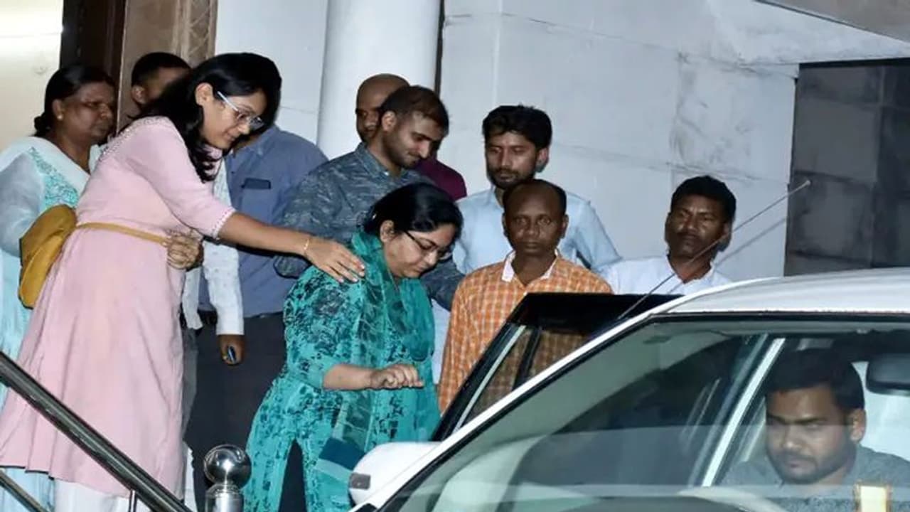 निलंबित IAS पूजा सिंघल की न्यायिक हिरासत 8 जून तक बढ़ी, जानिए गिरफ्तारी से लेकर अब तक ED की पूरी कार्रवाई निलंबित IAS पूजा सिंघल की न्यायिक हिरासत 8 जून तक बढ़ी, जानिए गिरफ्तारी से लेकर अब तक ED की पूरी कार्रवाई