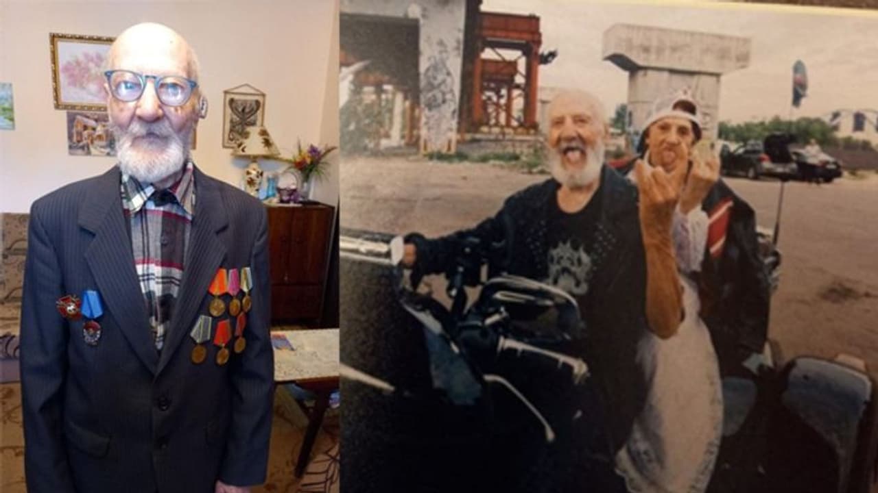 सेकंड वर्ल्ड वॉर से लेकर 'अकाल' तक नहीं मार सका इस बुजुर्ग को, युद्ध के बीच मनाया 100वां बर्थ डे सेकंड वर्ल्ड वॉर से लेकर 'अकाल' तक नहीं मार सका इस बुजुर्ग को, युद्ध के बीच मनाया 100वां बर्थ डे