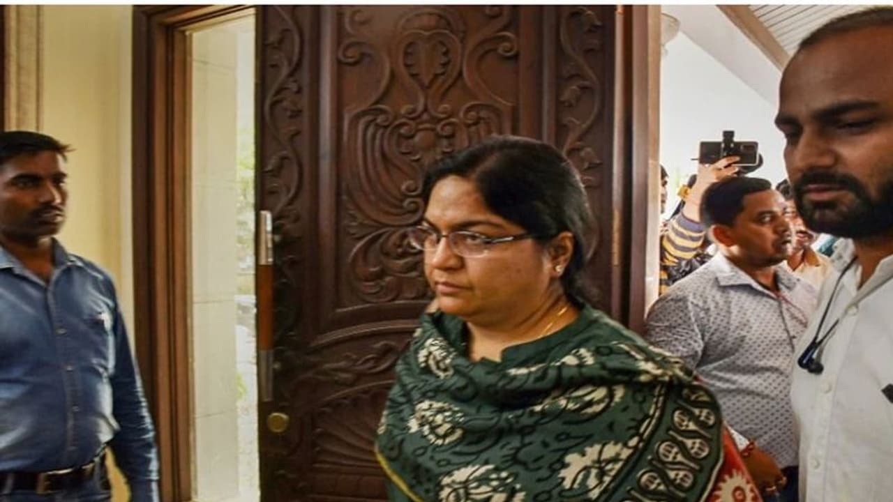 IAS पूजा सिंघल ने पूछताछ में किए चौंकाने वाले खुलासे, जिससे टेंशन में मंत्री से लेकर विधायक तक, सरकार भी डरी
