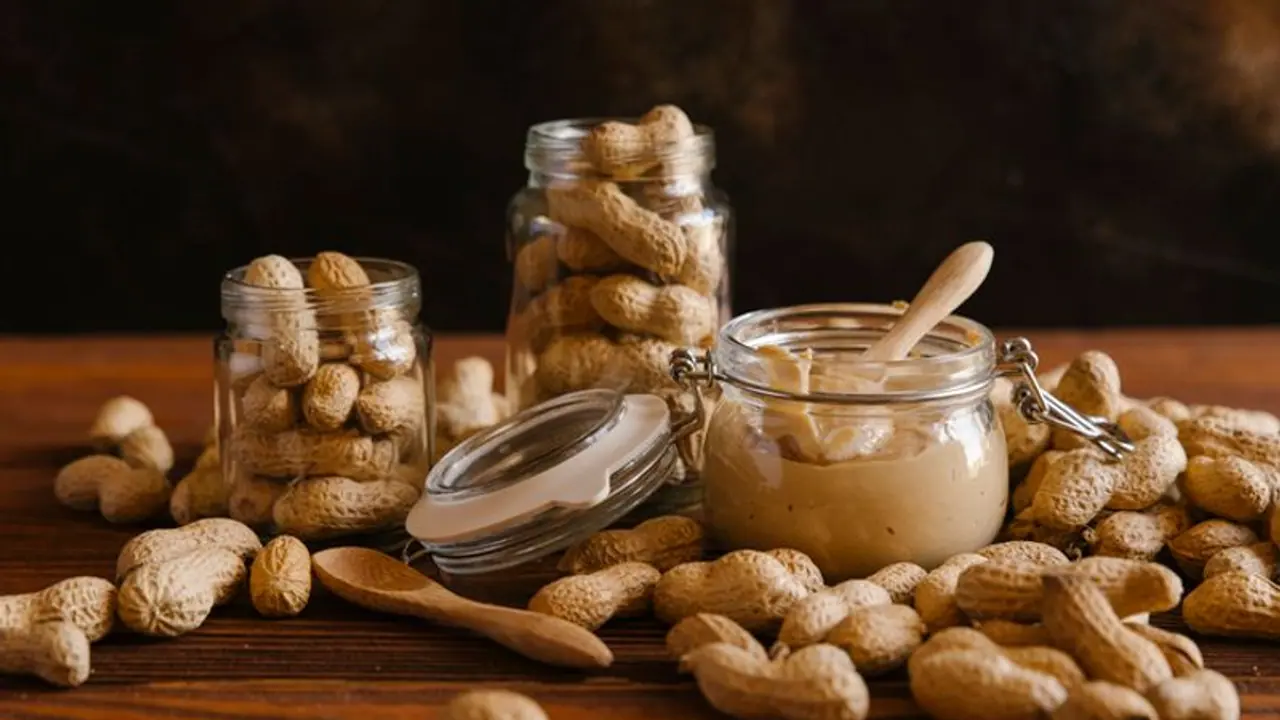 যে কোনও উপায়ে ওজন কমাতে চান, প্রতিদিনের পাতে রাখুন পিনাট বাটার যে কোনও উপায়ে ওজন কমাতে চান, প্রতিদিনের পাতে রাখুন পিনাট বাটার