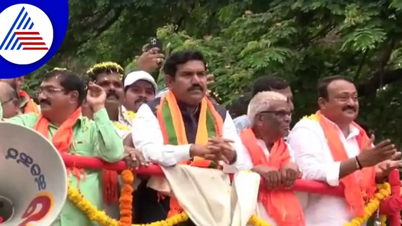 ಚುನಾವಣೆ ವರ್ಷವಾಗಿರೋ ಕಾರಣ ವಿರೋಧ ಪಕ್ಷದವರು ಬೇಕಾದಂತೆ ಮಾತನಾಡ್ತಾರೆ! ಚುನಾವಣೆ ವರ್ಷವಾಗಿರೋ ಕಾರಣ ವಿರೋಧ ಪಕ್ಷದವರು ಬೇಕಾದಂತೆ ಮಾತನಾಡ್ತಾರೆ!