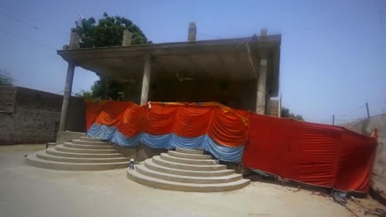 പാകിസ്ഥാനിൽ ഹിന്ദു ക്ഷേത്രം ആക്രമിച്ച സംഭവം: 22 പ്രതികൾക്ക് അഞ്ചുവർഷം തടവുശിക്ഷ പാകിസ്ഥാനിൽ ഹിന്ദു ക്ഷേത്രം ആക്രമിച്ച സംഭവം: 22 പ്രതികൾക്ക് അഞ്ചുവർഷം തടവുശിക്ഷ