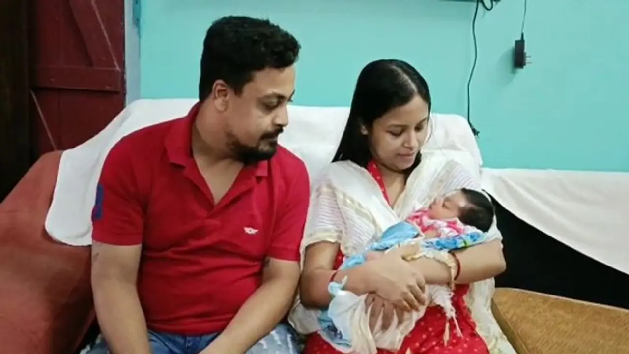 অপারেশন থিয়েটারে মায়ের গলায় রবীন্দ্রসঙ্গীত, অপূর্ব পরিবেশে জন্ম সদ্যোজাতের, ভাইরাল ভিডিও অপারেশন থিয়েটারে মায়ের গলায় রবীন্দ্রসঙ্গীত, অপূর্ব পরিবেশে জন্ম সদ্যোজাতের, ভাইরাল ভিডিও