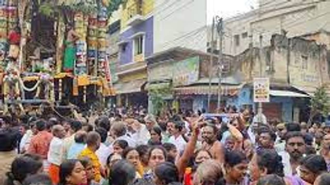 தாயுமான சுவாமி கோயில் சித்திரை தேர் திருவிழா.. பக்தர்கள் புடைசூழ தேரோட்டம் கோலாகலம்.. தாயுமான சுவாமி கோயில் சித்திரை தேர் திருவிழா.. பக்தர்கள் புடைசூழ தேரோட்டம் கோலாகலம்..