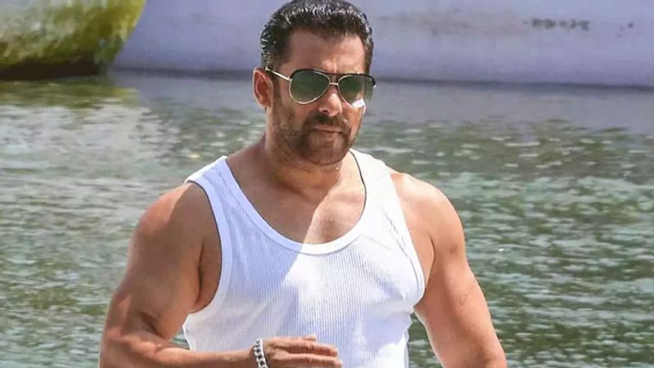 फिर खुद से आधी उम्र की हीरोइन संग इश्क फरमाएंगे सलमान खान, यहां होगी 'कभी ईद कभी दिवाली' की शूटिंग फिर खुद से आधी उम्र की हीरोइन संग इश्क फरमाएंगे सलमान खान, यहां होगी 'कभी ईद कभी दिवाली' की शूटिंग