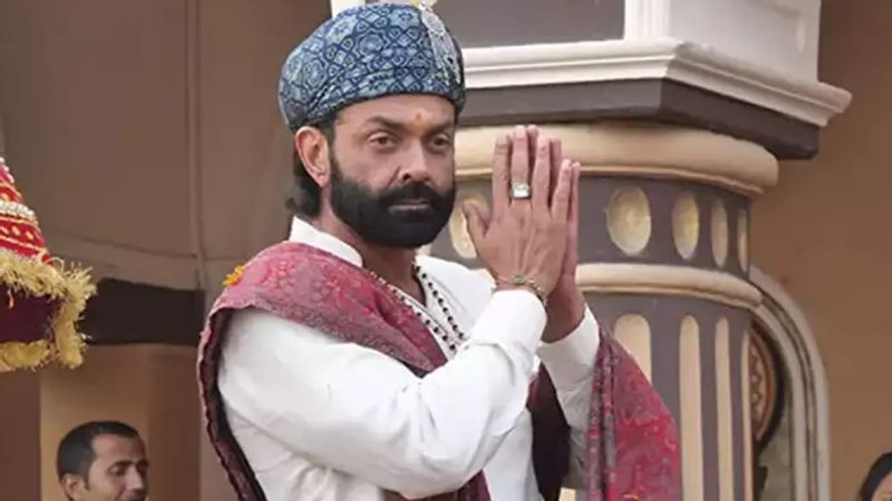 Aashram Season 3 Trailer: क्या खुलेगा बदनाम दरवाजे के पीछे का राज या होगा बाबा निराला का राज Aashram Season 3 Trailer: क्या खुलेगा बदनाम दरवाजे के पीछे का राज या होगा बाबा निराला का राज