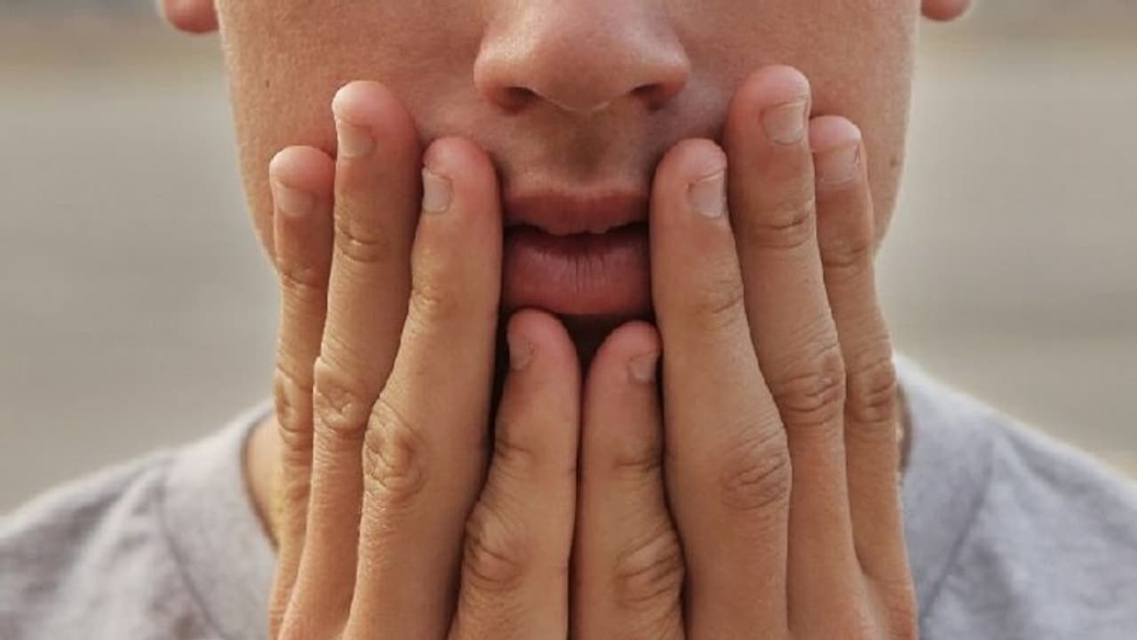 Hand Hygiene : കൈവിരലുകള്‍ കൊണ്ട് എപ്പോഴും മുഖം തൊടല്ലേ...