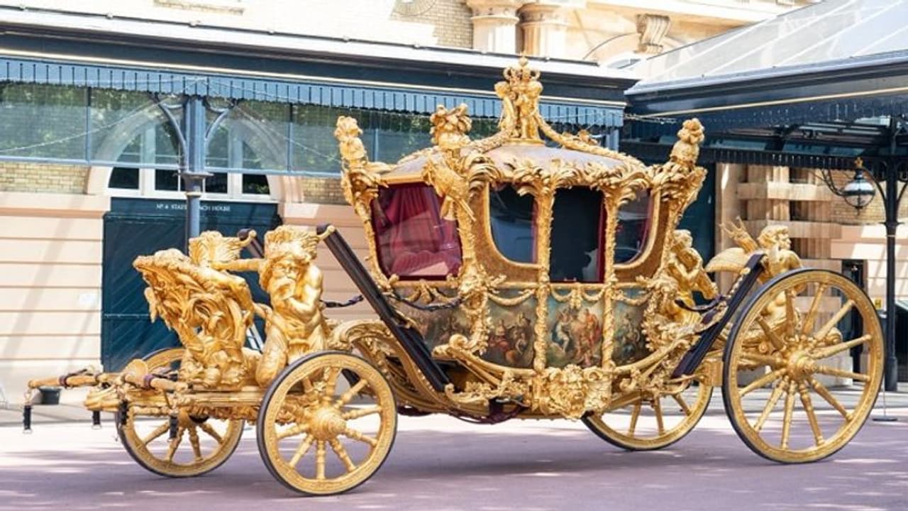 Platinum Jubilee: सोने की रथ पर दिखेगी युवा महारानी एलिजाबेथ की झलक, 20 साल बाद लंदन में चलेगी यह बग्घी Platinum Jubilee: सोने की रथ पर दिखेगी युवा महारानी एलिजाबेथ की झलक, 20 साल बाद लंदन में चलेगी यह बग्घी