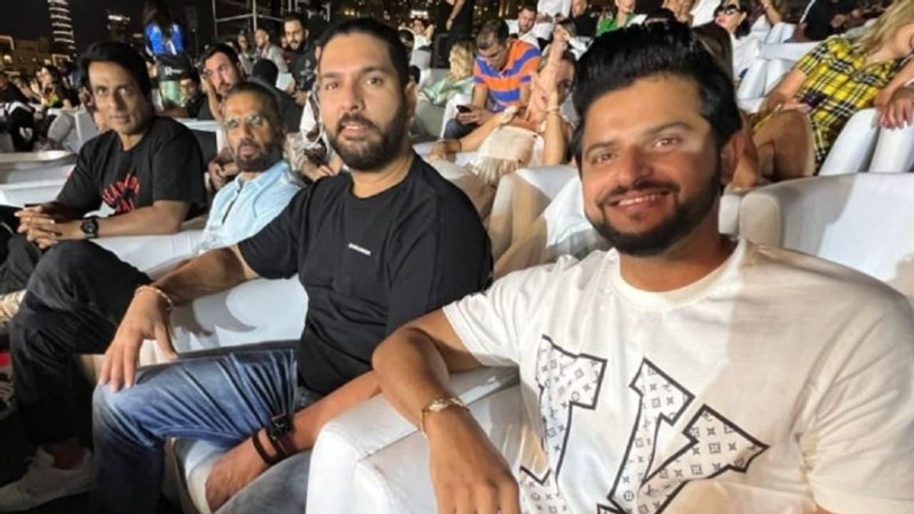 MI யிடம் 97 ரன்களுக்கு சுருண்ட சிஎஸ்கே..! யுவராஜ் ரெய்னா கிண்டல்.. வைரல் வீடியோ MI யிடம் 97 ரன்களுக்கு சுருண்ட சிஎஸ்கே..! யுவராஜ் ரெய்னா கிண்டல்.. வைரல் வீடியோ