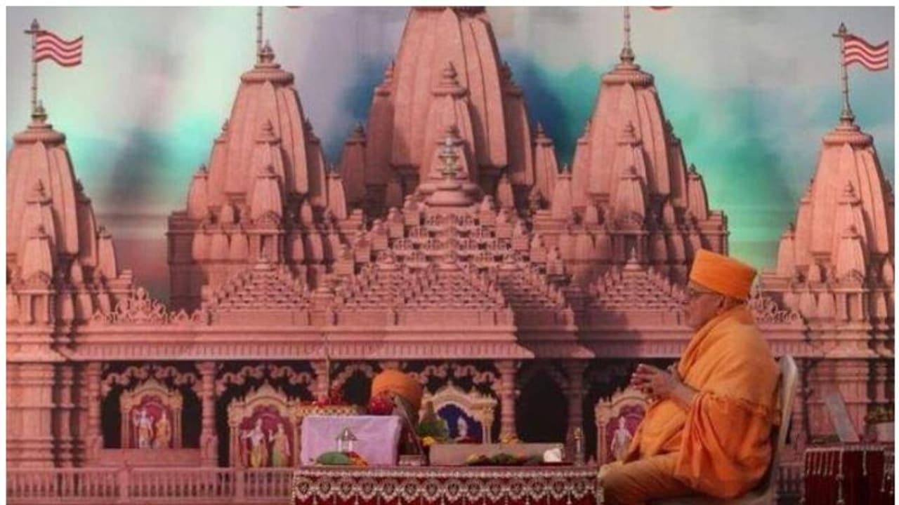 യുഎഇ പ്രസിഡന്റിന്റെ നിര്യാണം; അബുദാബി ഹിന്ദു ക്ഷേത്രത്തില് പ്രത്യേക പ്രാര്ത്ഥനകള് നടക്കും യുഎഇ പ്രസിഡന്റിന്റെ നിര്യാണം; അബുദാബി ഹിന്ദു ക്ഷേത്രത്തില് പ്രത്യേക പ്രാര്ത്ഥനകള് നടക്കും