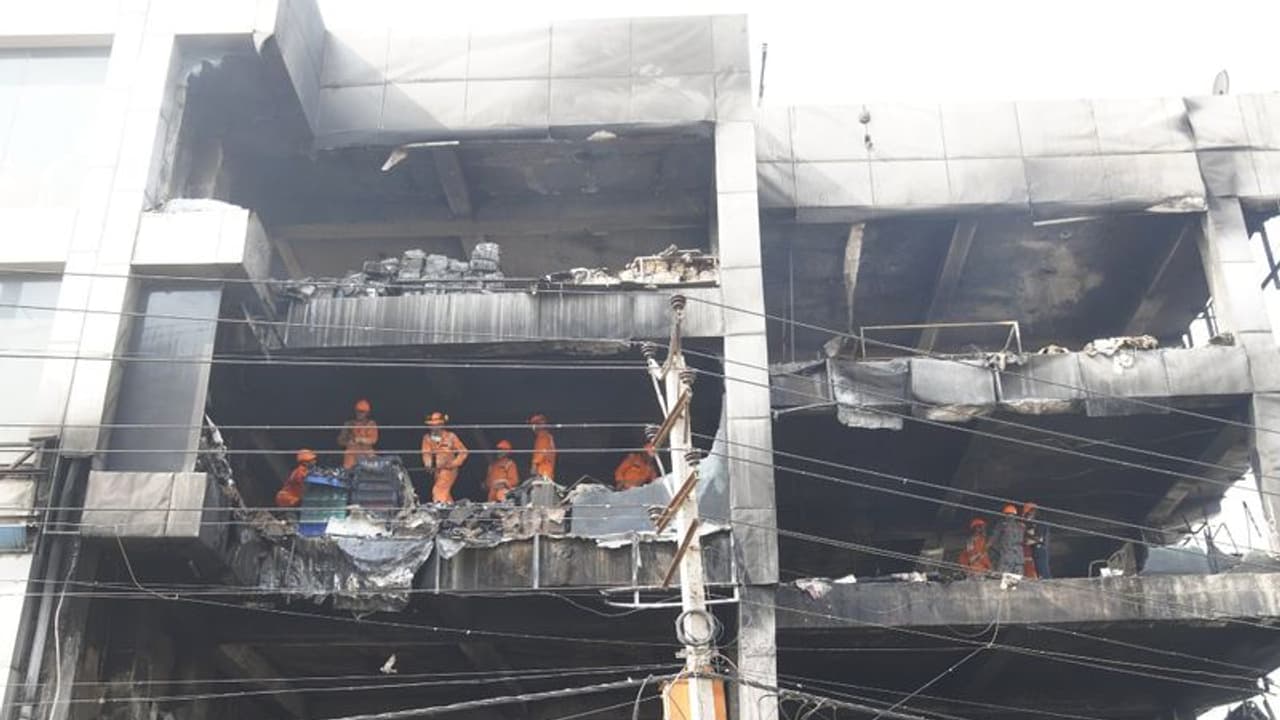 Delhi Mundka fire : ఢిల్లీ అగ్నిప్ర‌మాదం పై మెజిస్టీరియల్ విచారణ.. మృతుల కుటుంబాల‌కు 10 ల‌క్ష‌ల ఎక్స్‌గ్రేషియా